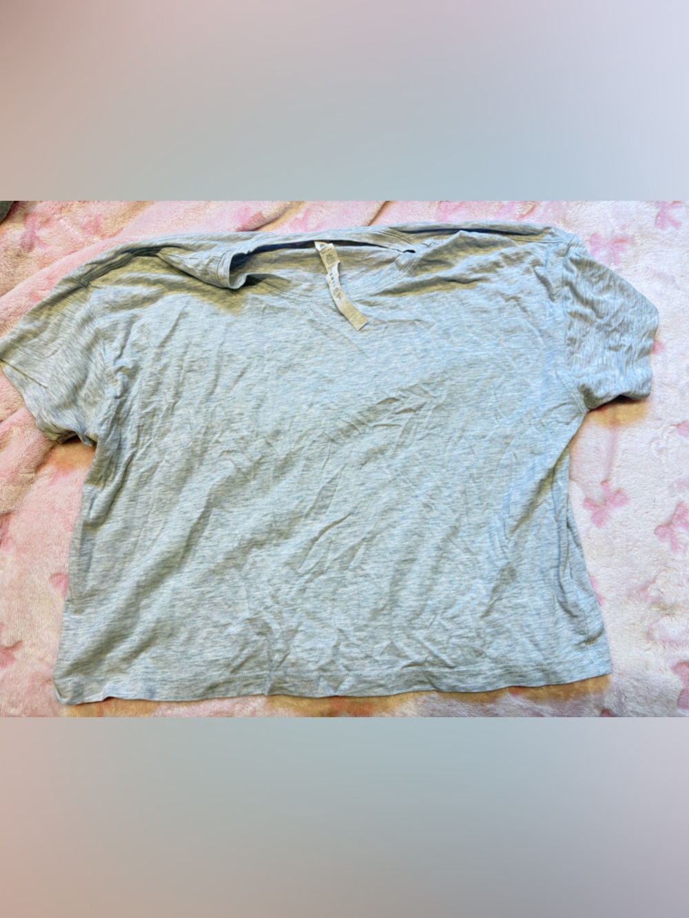 lululemon athletica Heathered Light Gray Tee